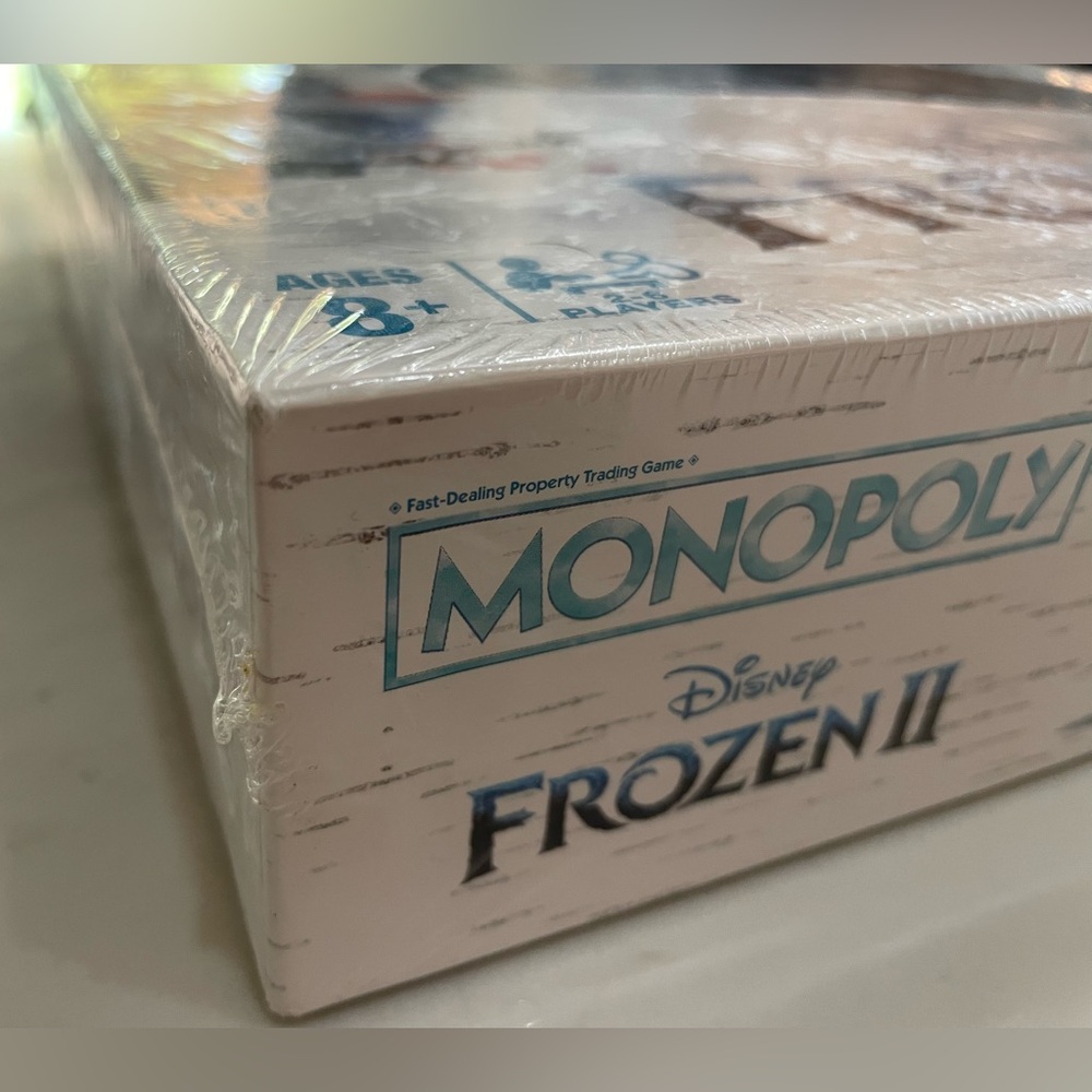 Never been used Frozen 2 monopoly game - Picture 4 of 5
